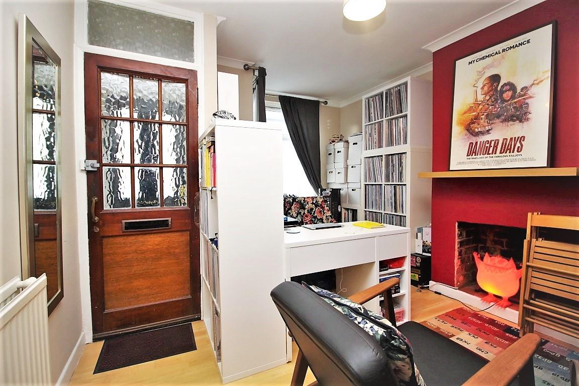 2 bed property in Belmont Road, Reading